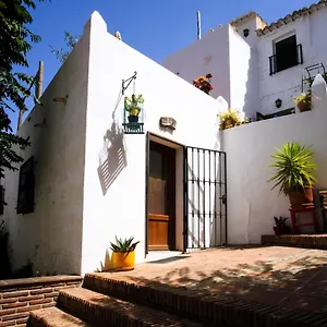 Appartement The Studio, A Colourful, Small And Unique One Bedroom Studio In, Comares